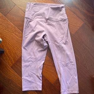 Lululemon crops- size 4